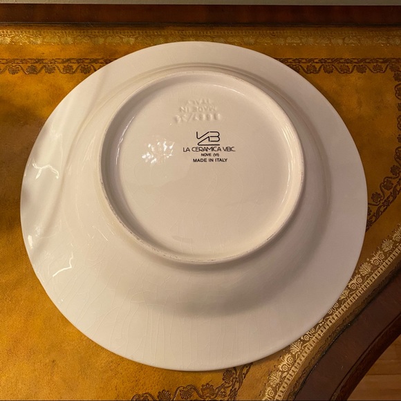 NWOT Large Autumn Harvest Fall Fruit (Pumpkins, Grapes)  Bowl Made in Italy - Picture 3 of 3